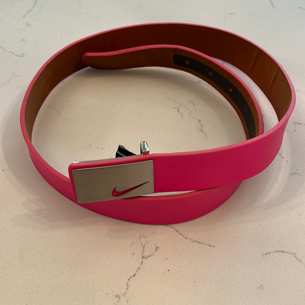 Nike women’s leather golf belt NWOT